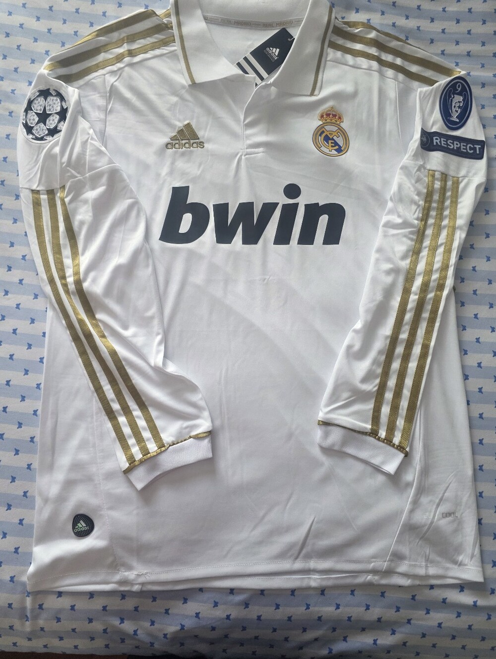 Real Madrid 2010/11 Home Jersey Özil #10 White